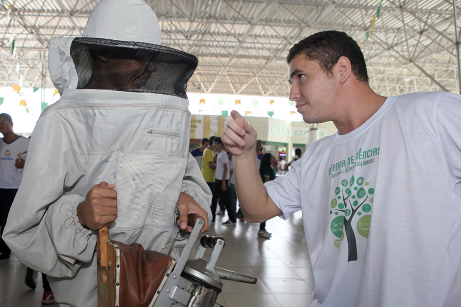 9ª Feira de Ciências atrai mais de mil alunos do ensino médio