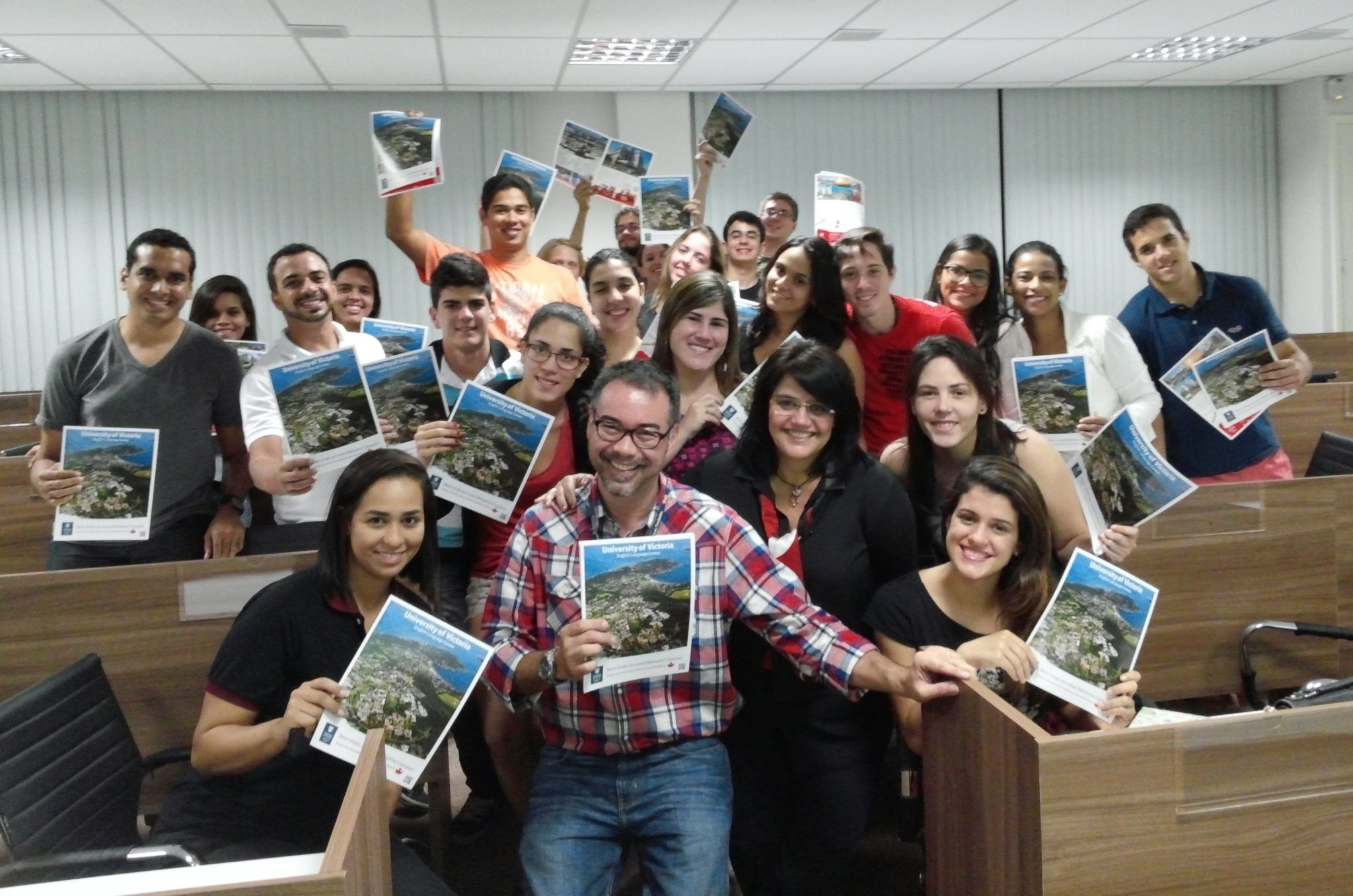 Grupo Tiradentes firma convênio de intercâmbio com instituição do Canadá