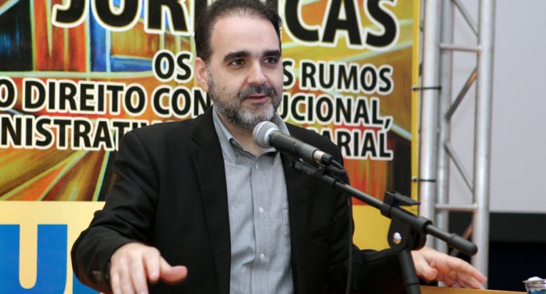 Reforma Política e Democracia Participativa, tema abordado pelo doutor Maurício Gentil