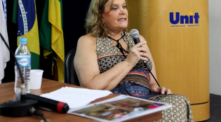 A doutora Sônia Pinto Alves Soussumi, uma das participantes