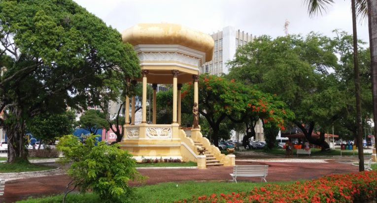 Aspecto de um dos coretos da Praça Fausto Cardoso, no centro de Aracaju (Millena Fontes/acervo pessoal)