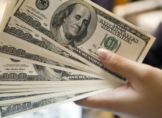 Segundo o Banco Central, a cotação do dólar fechou em R$ 5,15 no final de julho de 2024, marcando uma alta significativa em relação aos R$ 4,70 do início do ano (Foto: Freepik)