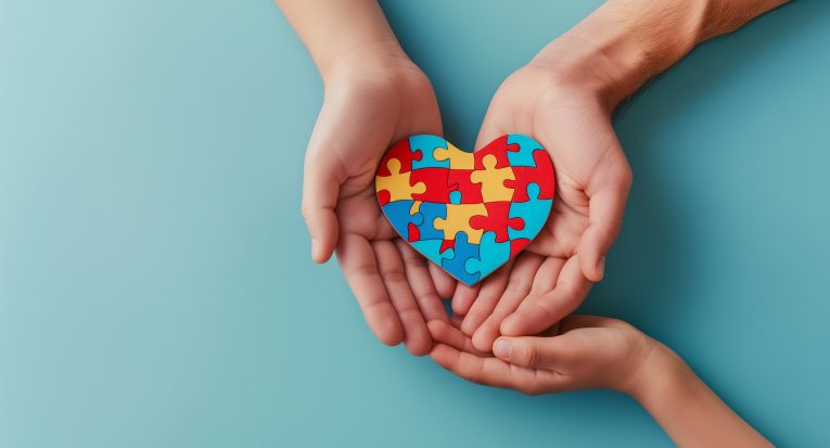 De acordo com dados da Organização Mundial da Saúde (OMS), aproximadamente 2 milhões de brasileiros possuem algum grau de autismo (Foto: Vitor/AdobeStock)