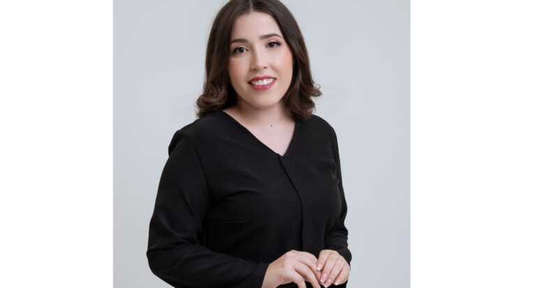 Laura Aroxa de Souza- egressa do curso de Psicologia da Universidade Tiradentes 