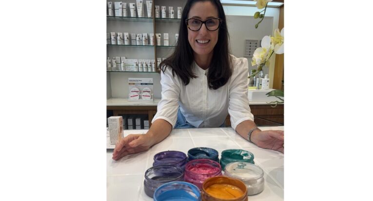 Andrea Vasconcelos- Esteticista, Fisioterapeuta e professora do curso de Estética e Cosmética da Universidade Tiradentes (Unit)